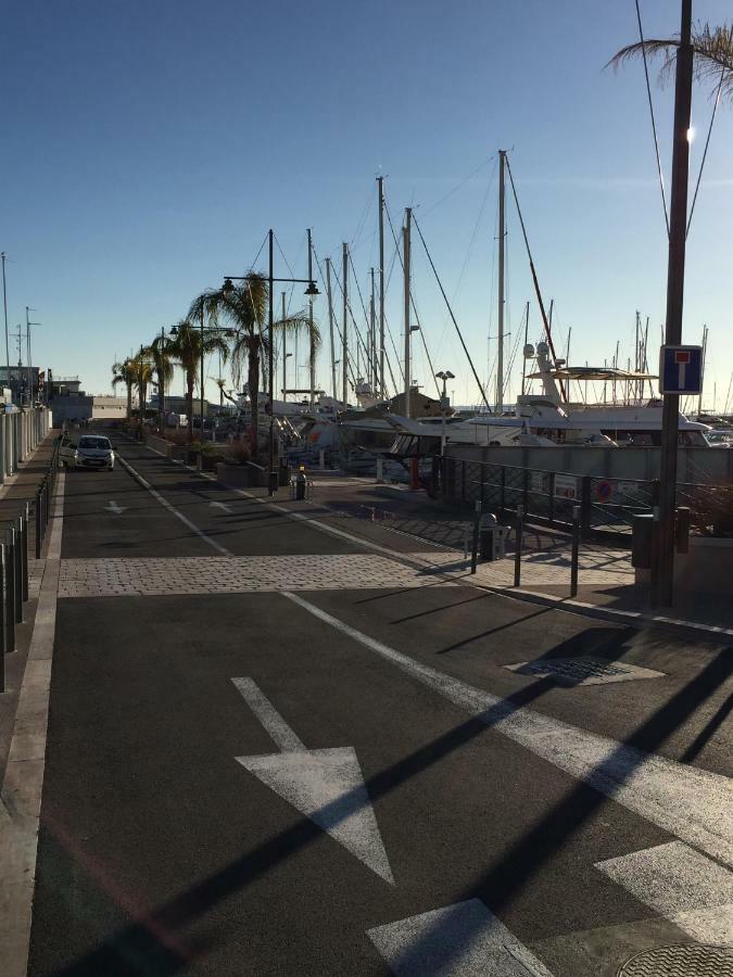 Appartement T2 De Standing Au Pied Des Plages Golfe-Juan Εξωτερικό φωτογραφία