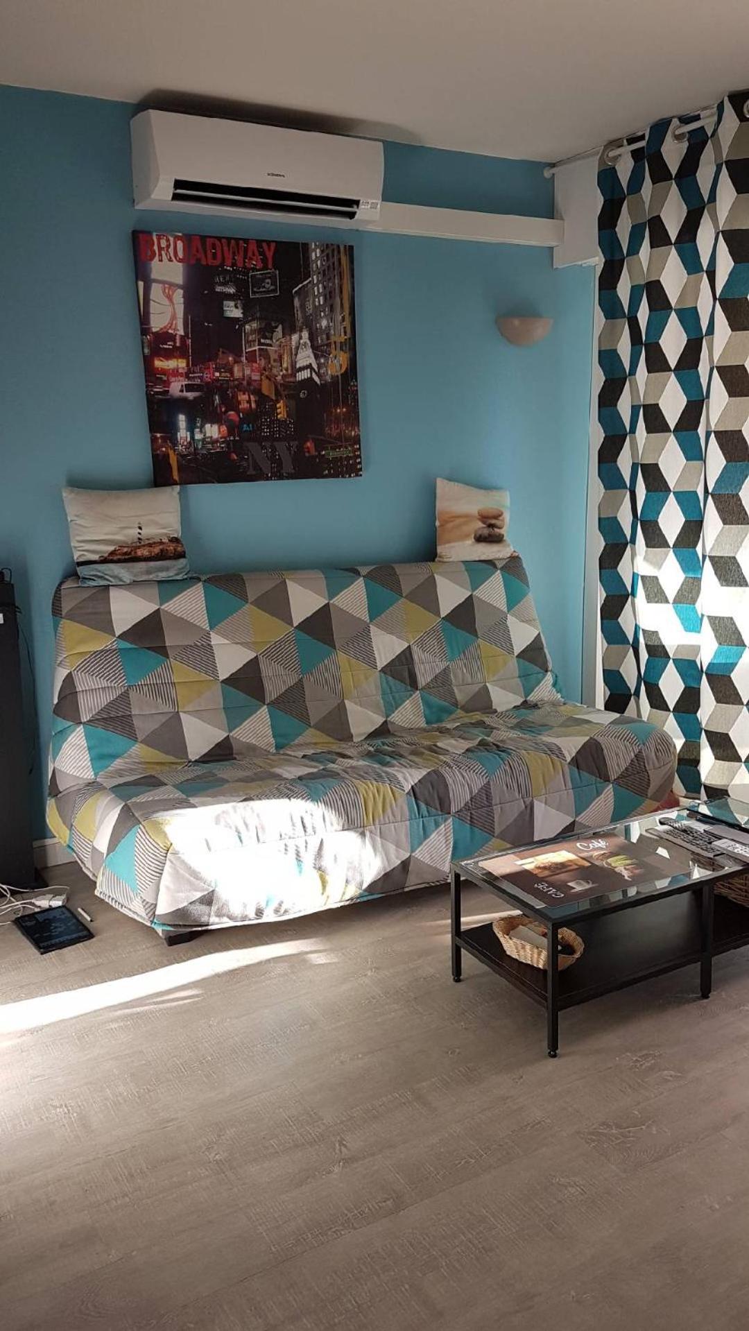 Appartement T2 De Standing Au Pied Des Plages Golfe-Juan Εξωτερικό φωτογραφία